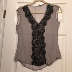 Gray blouse with black lace detail (XS)